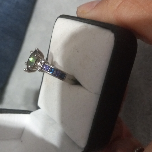 Size 8 green/purple ring - Picture 3 of 6